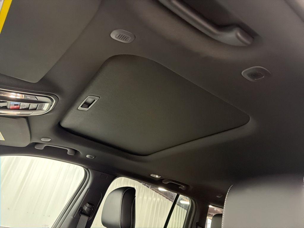 new 2026 Jeep Grand Cherokee car, priced at $47,930