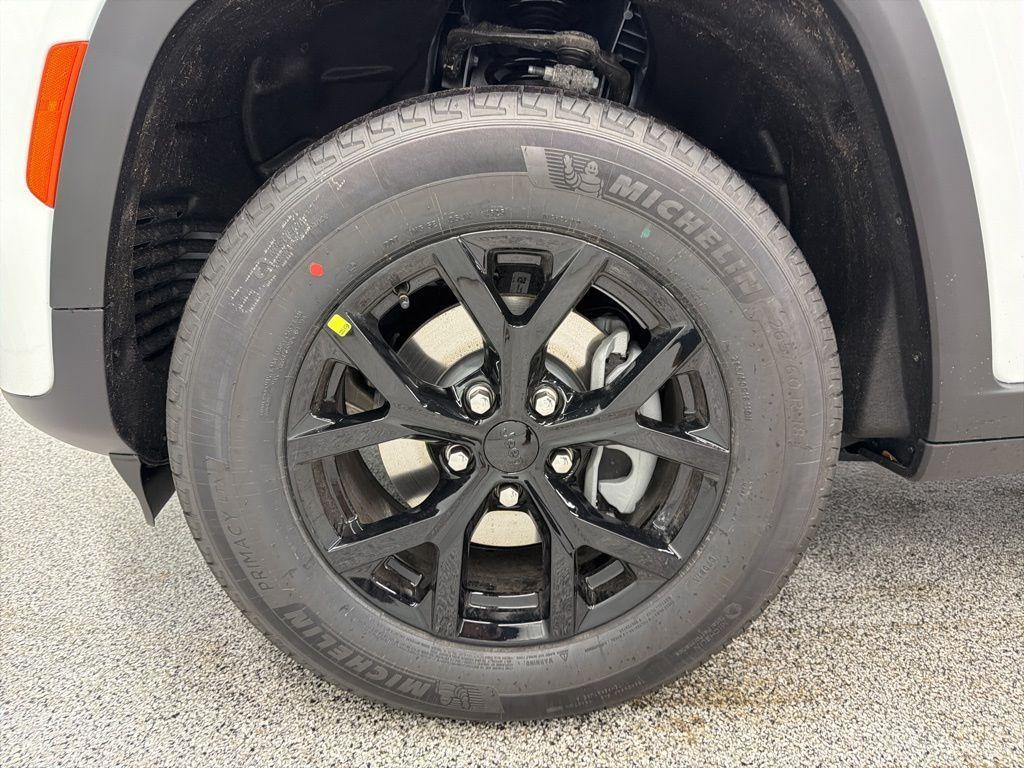 new 2026 Jeep Grand Cherokee car, priced at $47,930