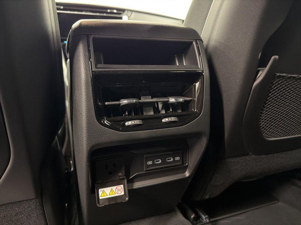 new 2026 Jeep Grand Cherokee car, priced at $47,930