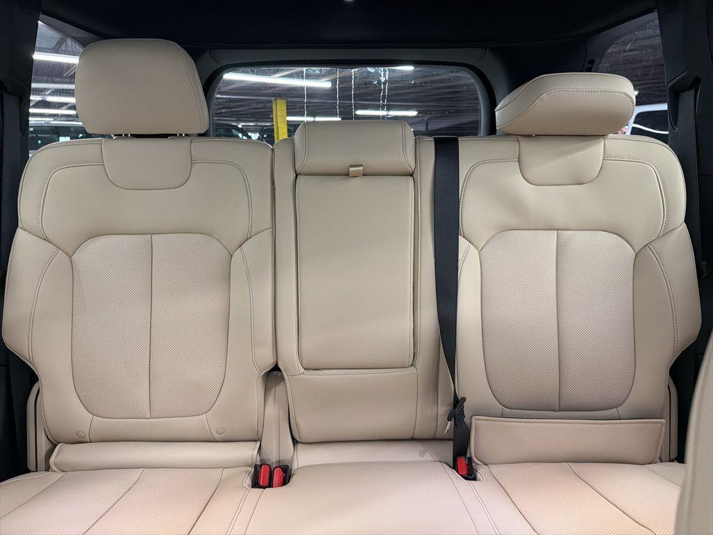 new 2026 Jeep Grand Cherokee car, priced at $51,430