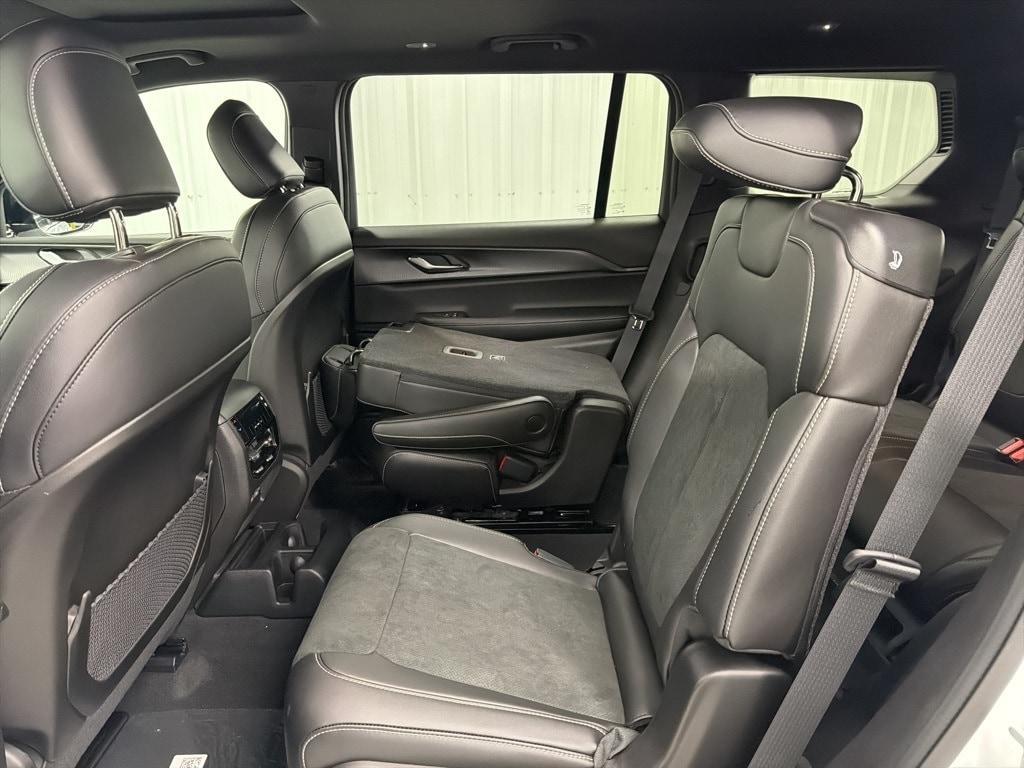 new 2025 Jeep Grand Cherokee L car, priced at $44,672