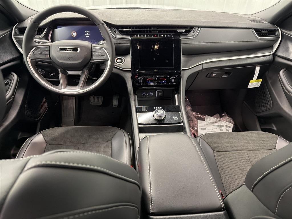 new 2025 Jeep Grand Cherokee L car, priced at $44,672