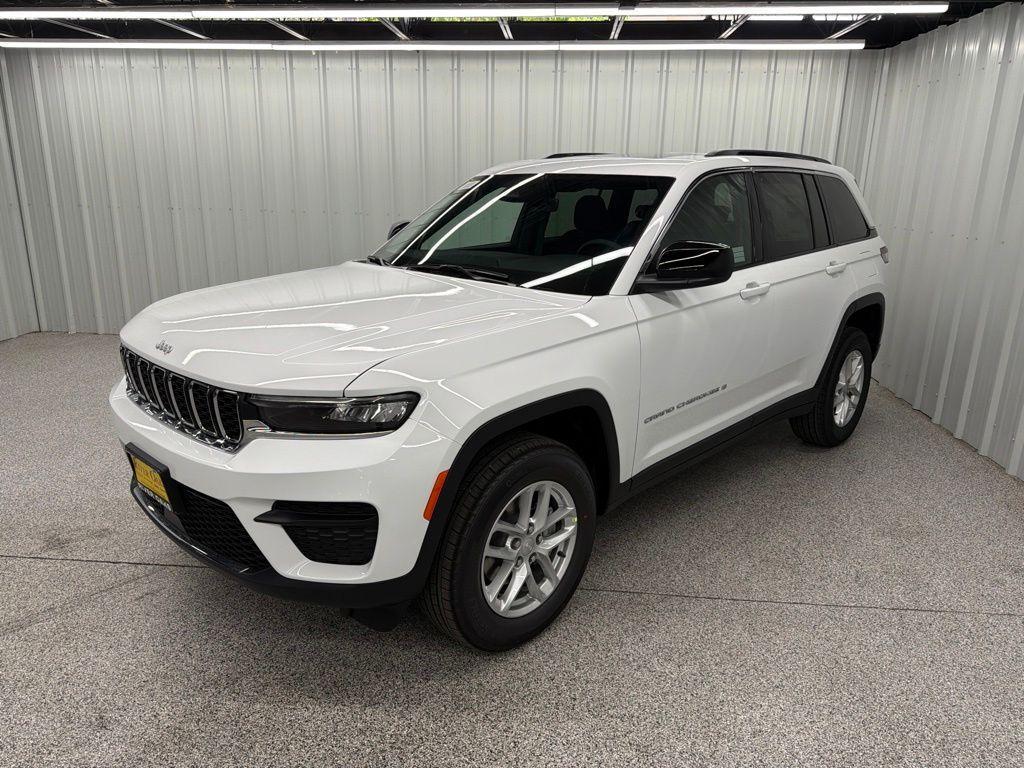 new 2026 Jeep Grand Cherokee car, priced at $39,135