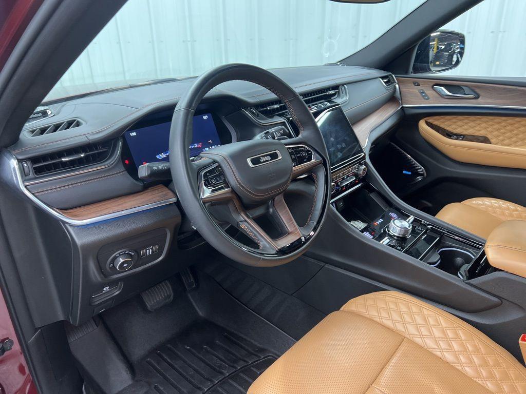 used 2024 Jeep Grand Cherokee car, priced at $40,965