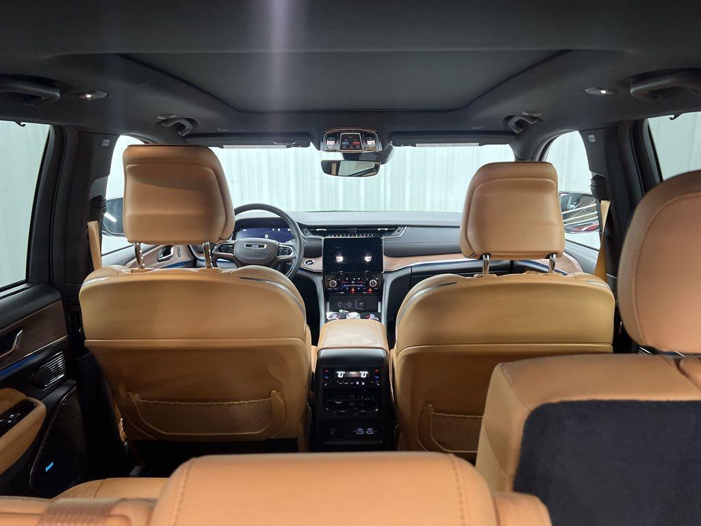 used 2024 Jeep Grand Cherokee car, priced at $40,965