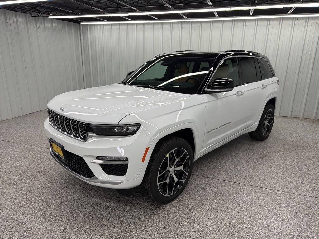 new 2025 Jeep Grand Cherokee car, priced at $62,878