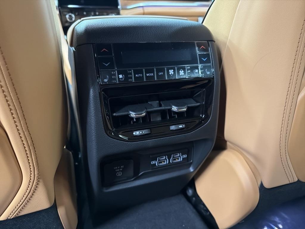 new 2025 Jeep Grand Cherokee car, priced at $62,878