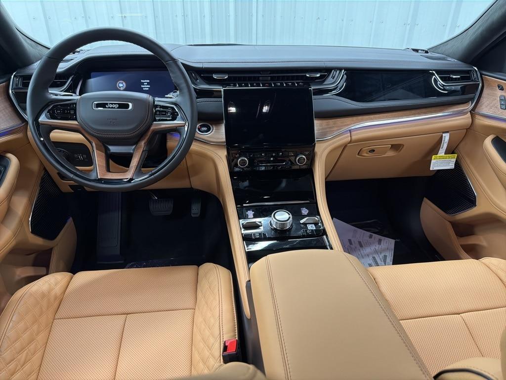 new 2025 Jeep Grand Cherokee car, priced at $62,878