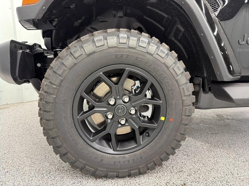 new 2026 Jeep Gladiator car, priced at $47,880