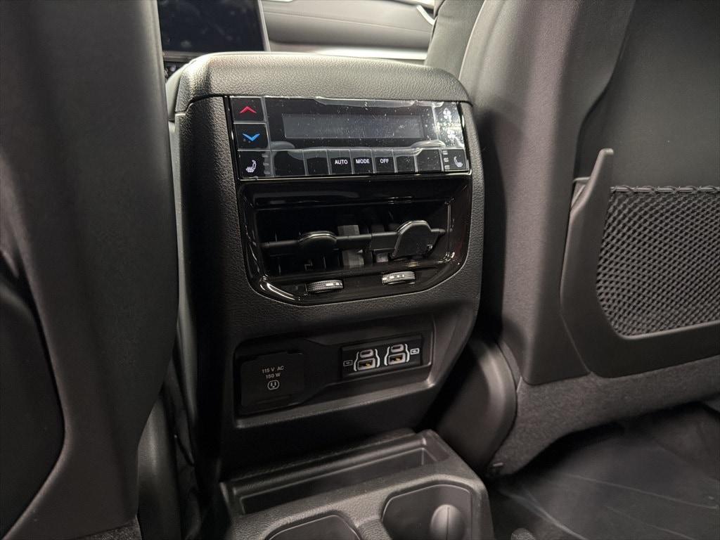 new 2025 Jeep Grand Cherokee L car, priced at $48,668