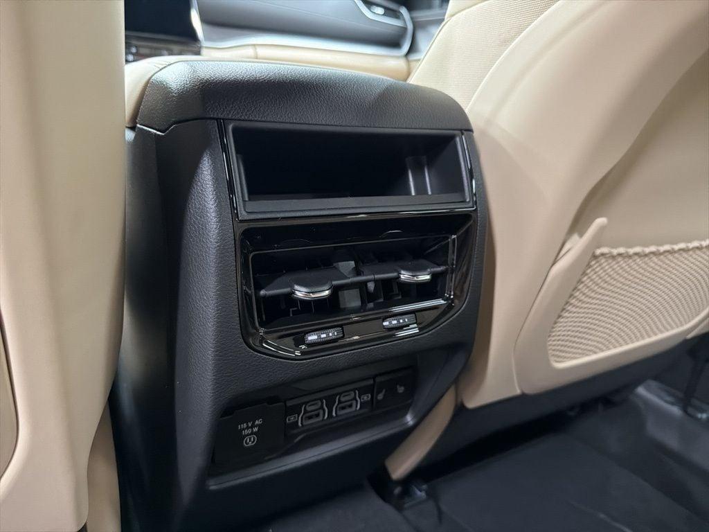 new 2025 Jeep Grand Cherokee car, priced at $43,882