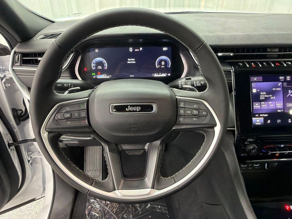new 2026 Jeep Grand Cherokee car, priced at $36,865