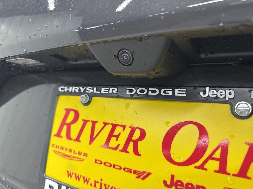 new 2025 Jeep Grand Cherokee car, priced at $43,101