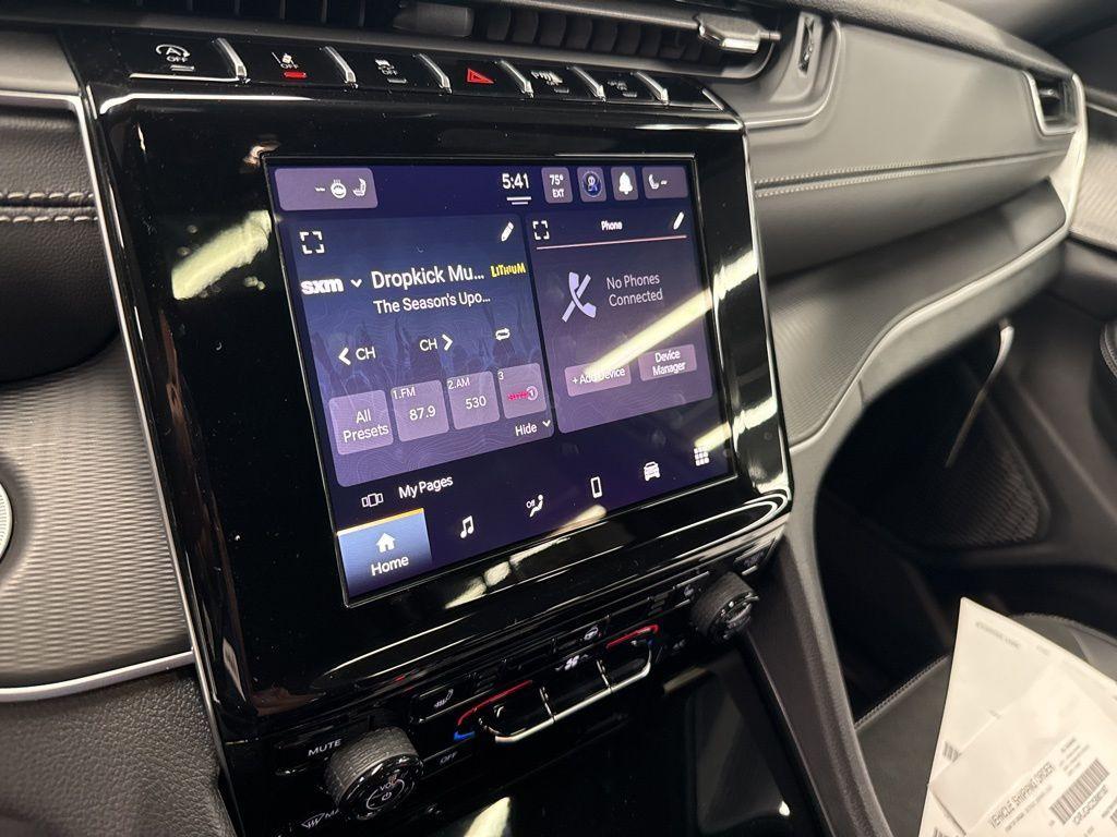 new 2025 Jeep Grand Cherokee car, priced at $43,101