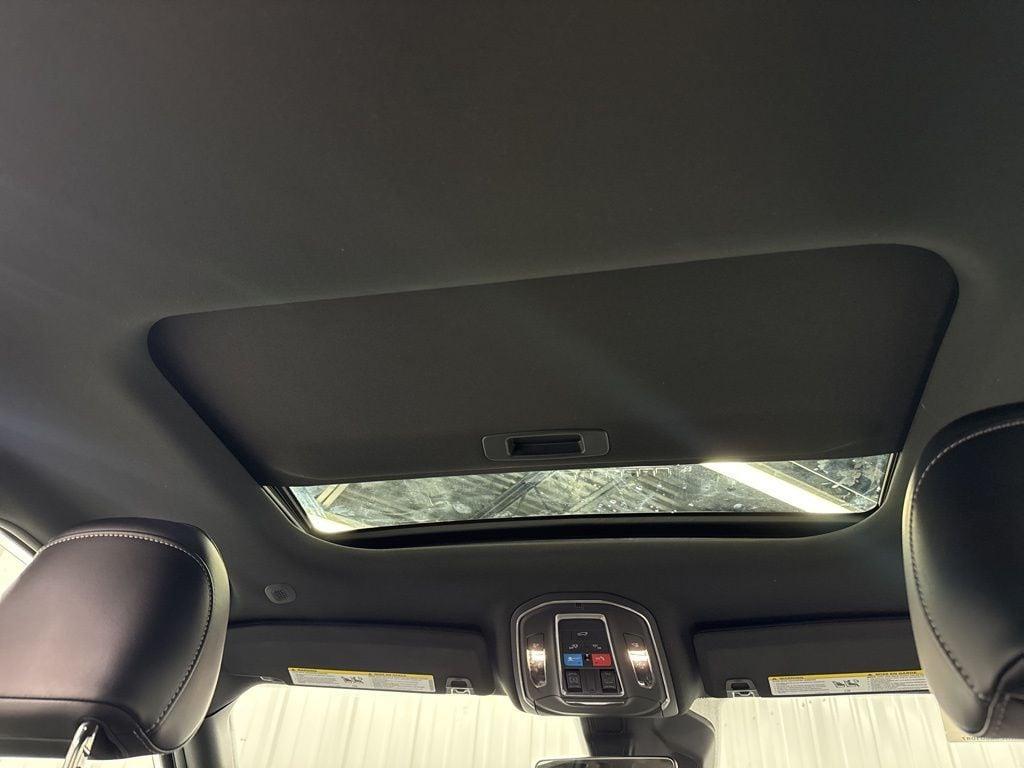 new 2025 Jeep Grand Cherokee car, priced at $43,101