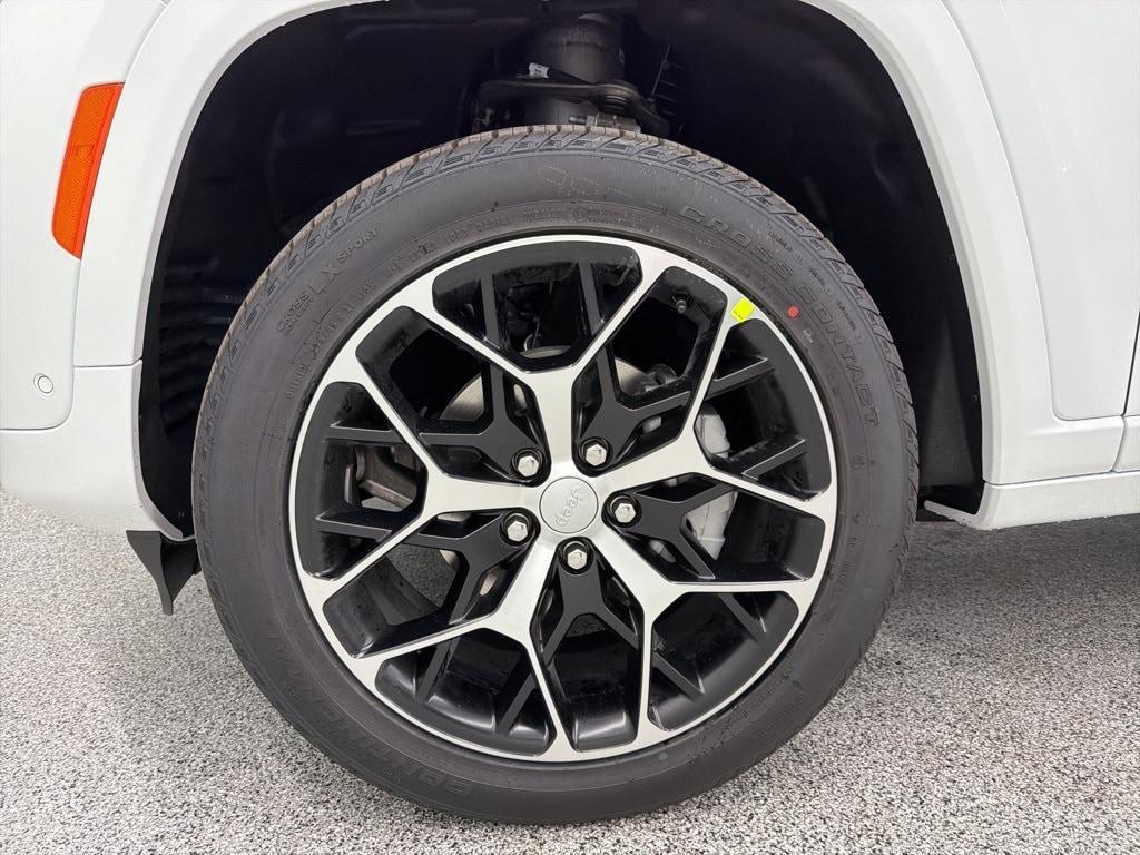 new 2025 Jeep Grand Cherokee car, priced at $62,878