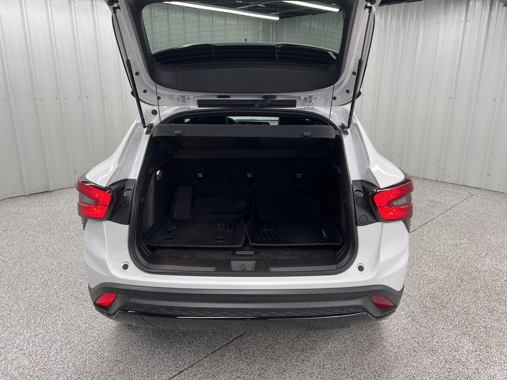 used 2024 Chevrolet Trax car, priced at $20,986