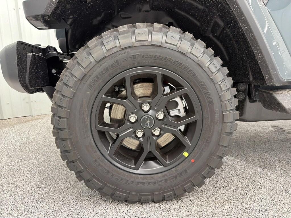 new 2026 Jeep Gladiator car, priced at $47,880