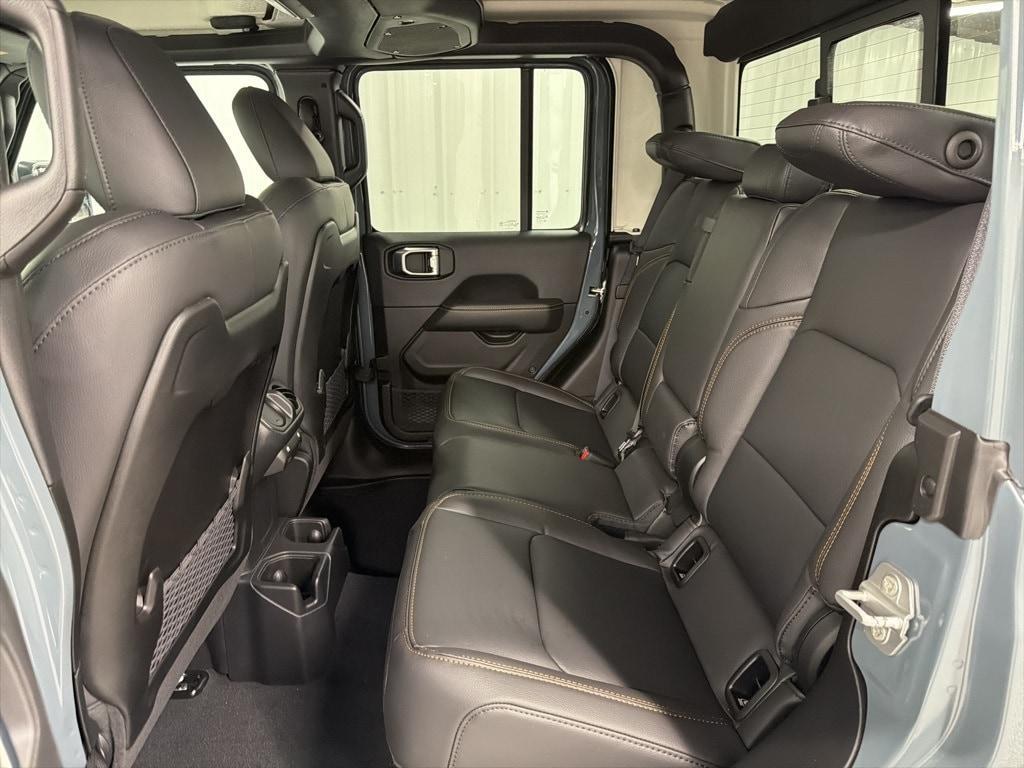 new 2026 Jeep Gladiator car, priced at $47,880