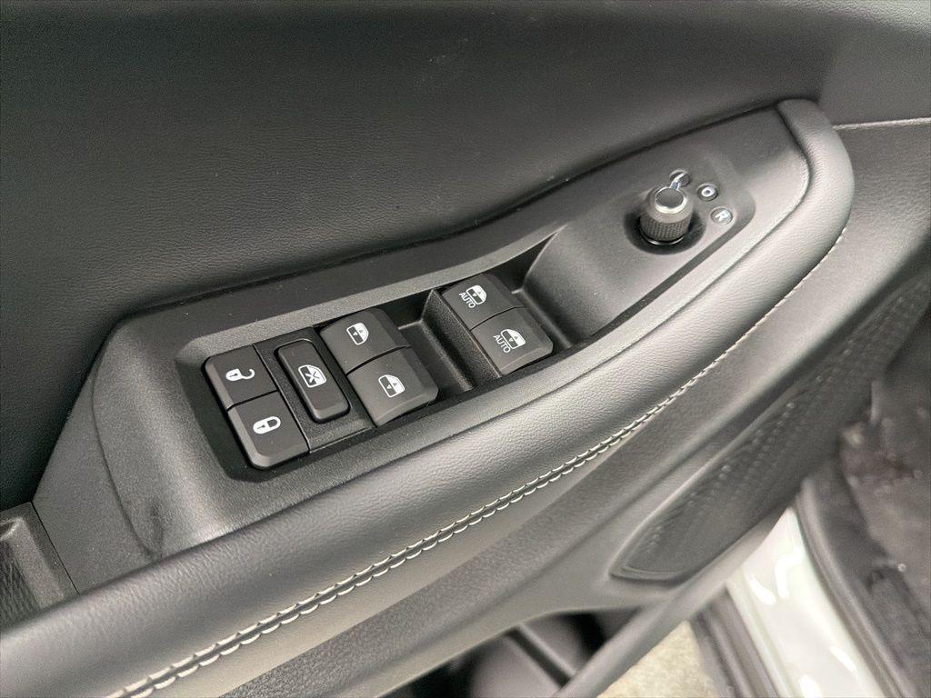 new 2025 Jeep Grand Cherokee car, priced at $43,101