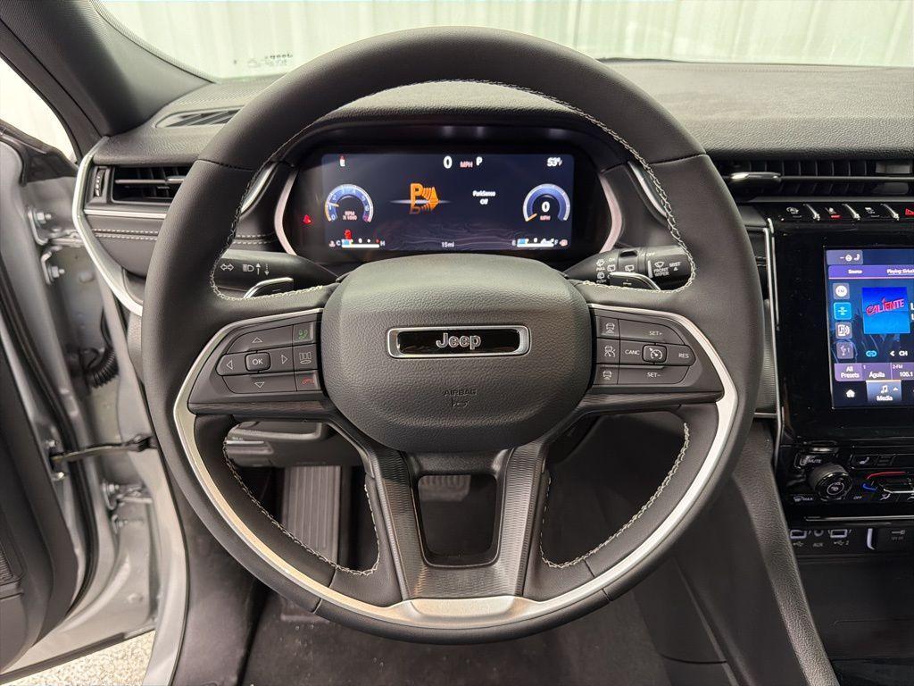 new 2025 Jeep Grand Cherokee car, priced at $43,101