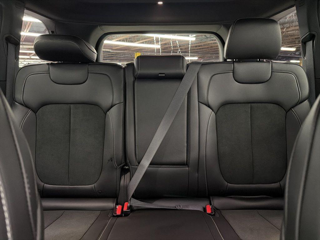 new 2025 Jeep Grand Cherokee car, priced at $43,101