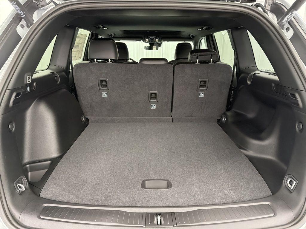 new 2025 Jeep Grand Cherokee car, priced at $43,101