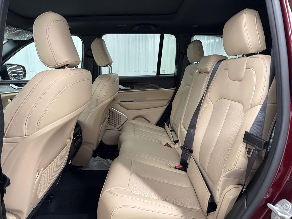 new 2026 Jeep Grand Cherokee car, priced at $49,910