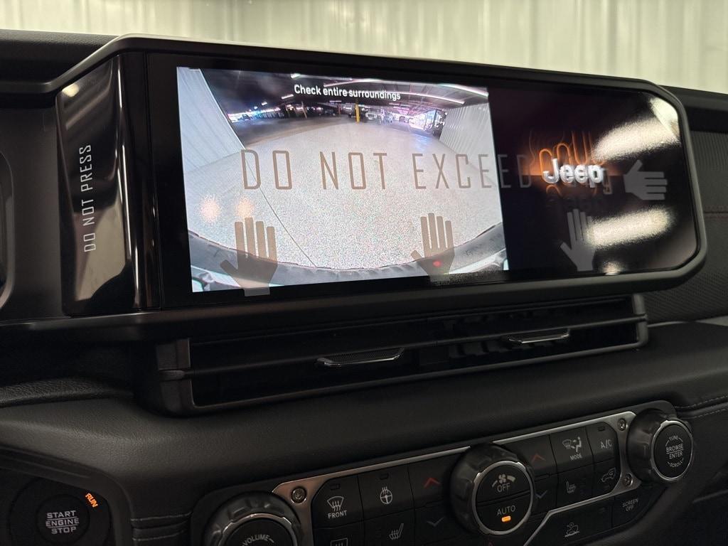 new 2025 Jeep Wrangler car, priced at $47,004