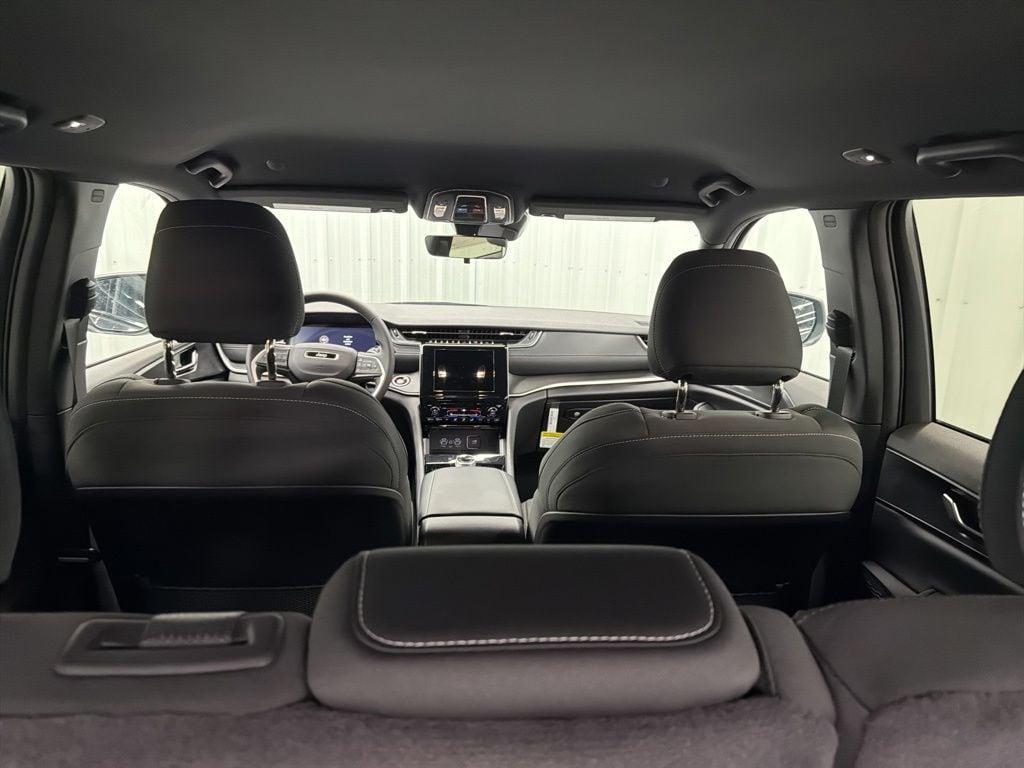 new 2026 Jeep Grand Cherokee car, priced at $37,235