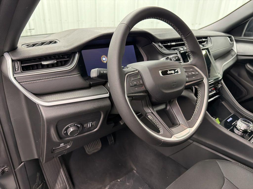 new 2026 Jeep Grand Cherokee car, priced at $37,235