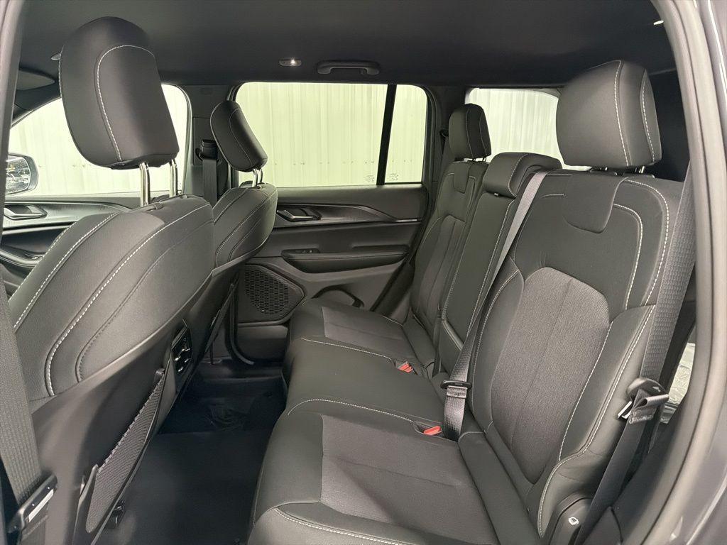 new 2026 Jeep Grand Cherokee car, priced at $37,235