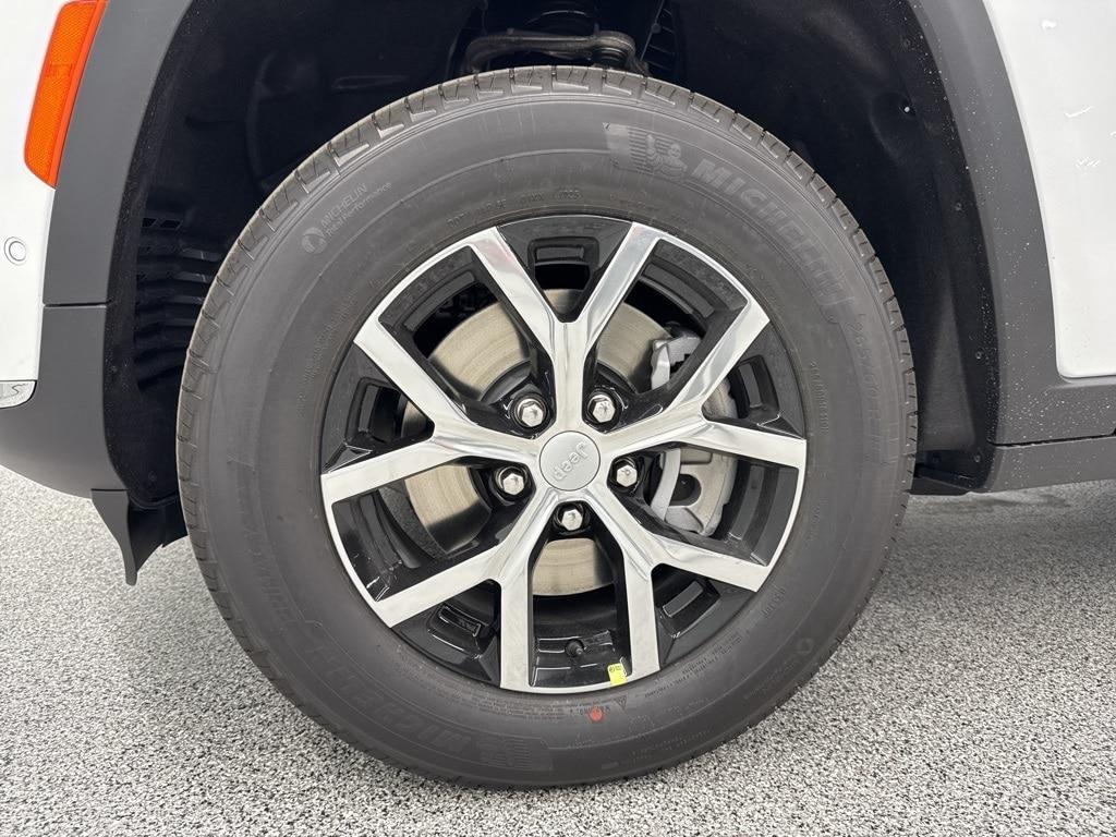 new 2025 Jeep Grand Cherokee L car, priced at $44,172