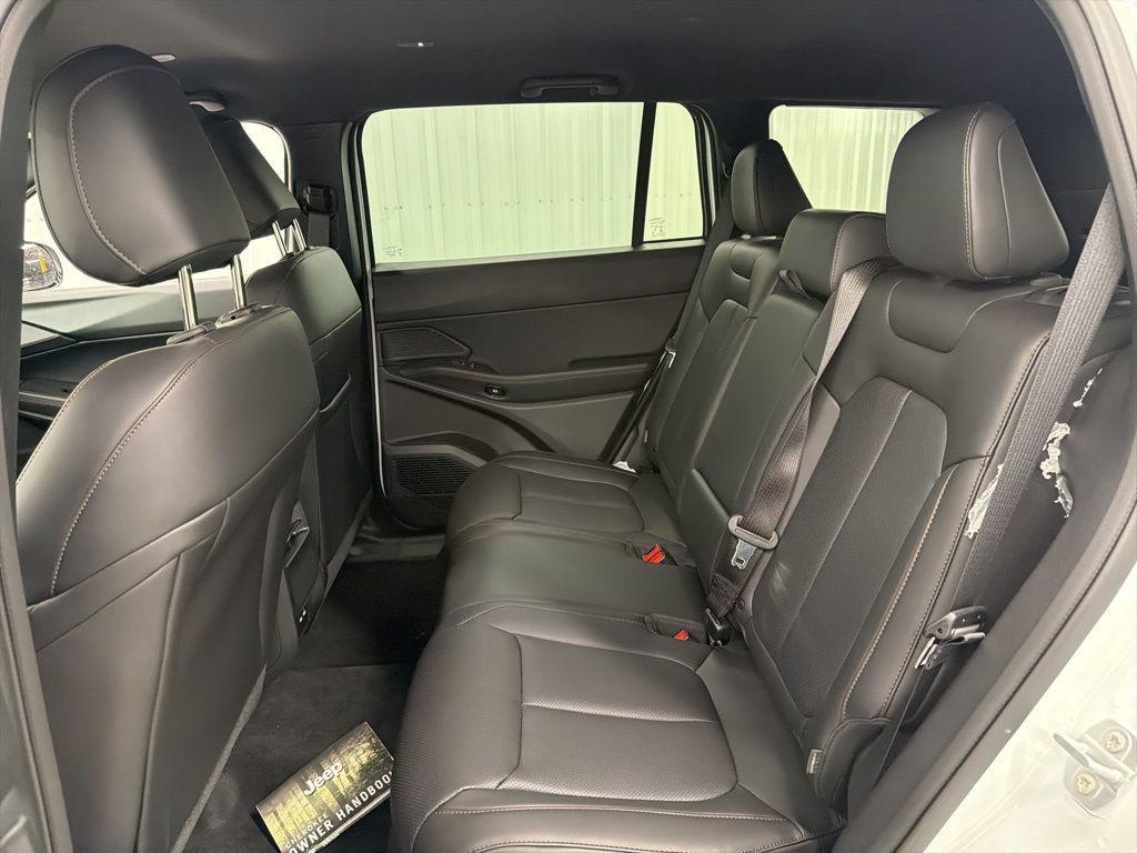 new 2026 Jeep Cherokee car, priced at $36,742