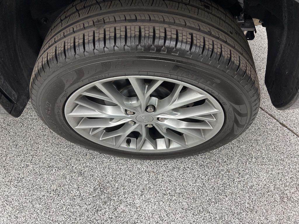 used 2024 Jeep Grand Cherokee car, priced at $50,625