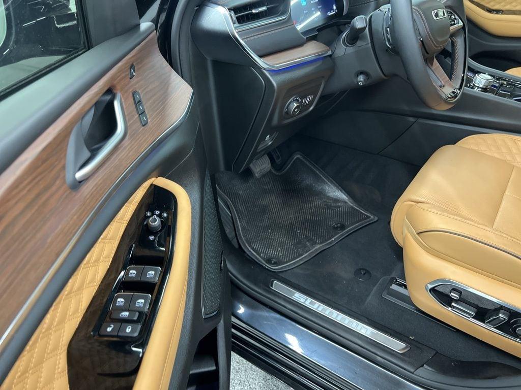 used 2024 Jeep Grand Cherokee car, priced at $50,625