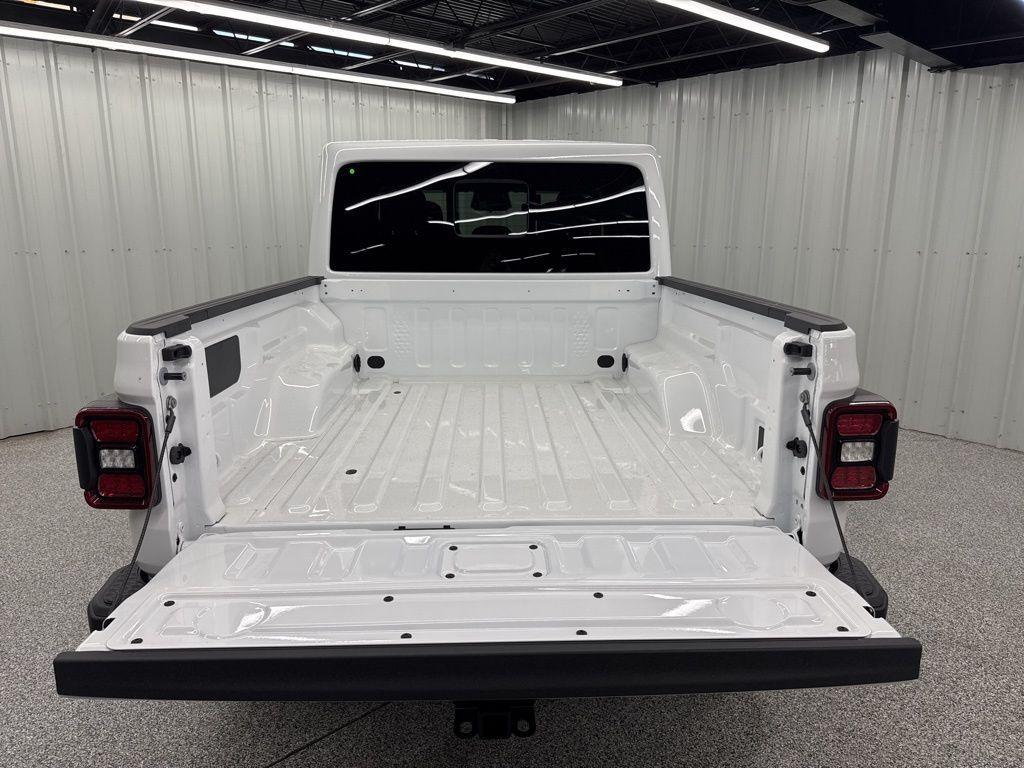 new 2026 Jeep Gladiator car, priced at $55,158