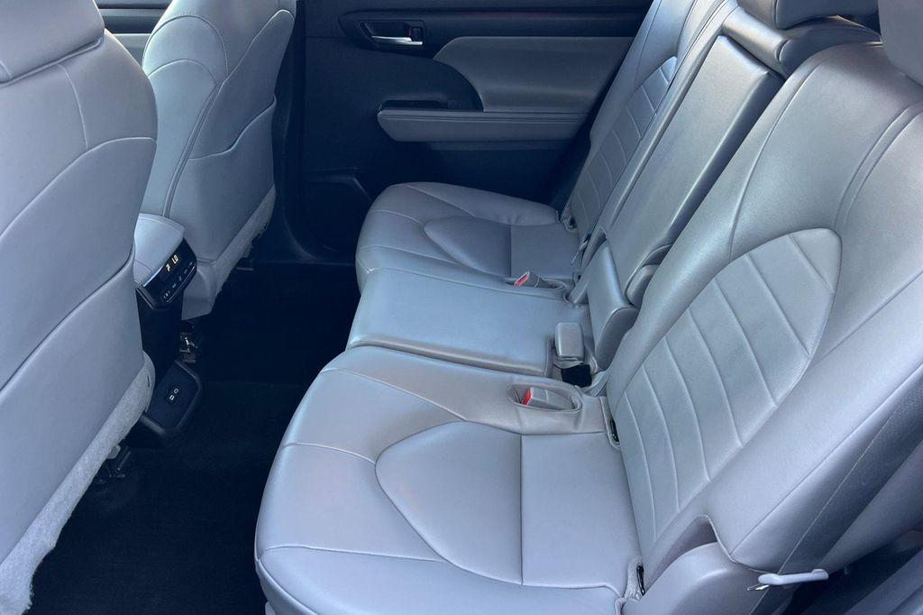 used 2023 Toyota Highlander Hybrid car, priced at $25,961