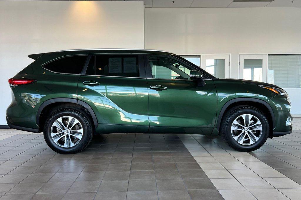 used 2023 Toyota Highlander Hybrid car, priced at $25,961