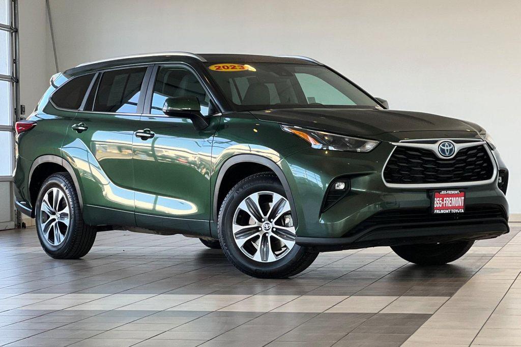 used 2023 Toyota Highlander Hybrid car, priced at $25,961