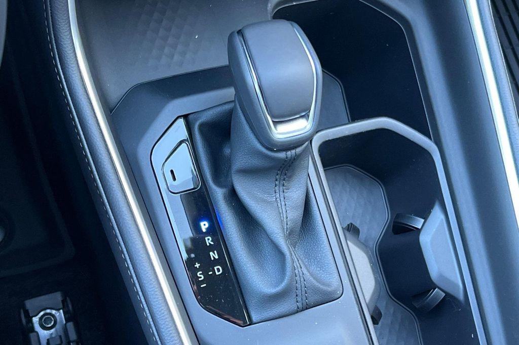 new 2026 Toyota Highlander Hybrid car, priced at $65,867