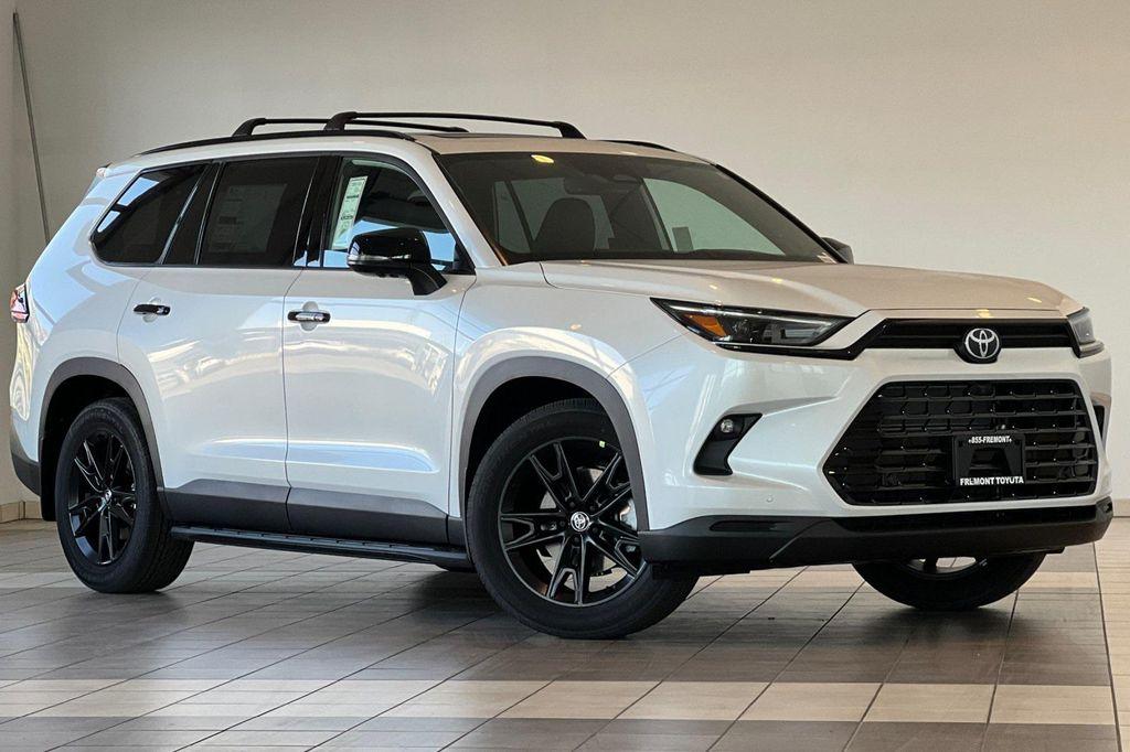 new 2026 Toyota Highlander Hybrid car, priced at $65,867
