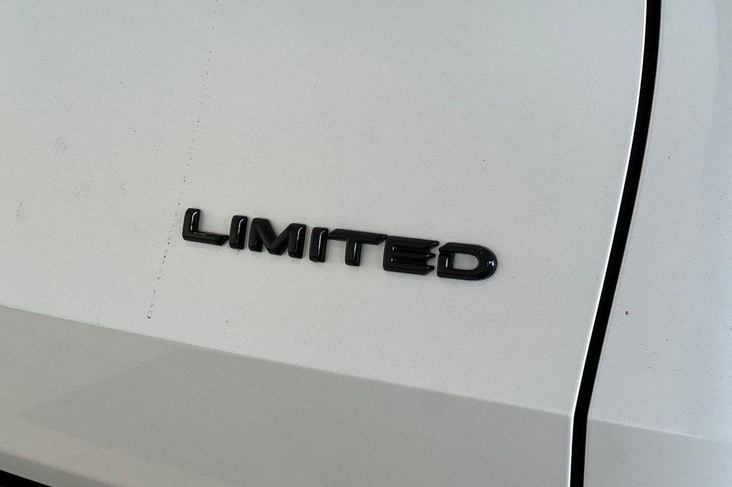 new 2026 Toyota Highlander Hybrid car, priced at $65,867