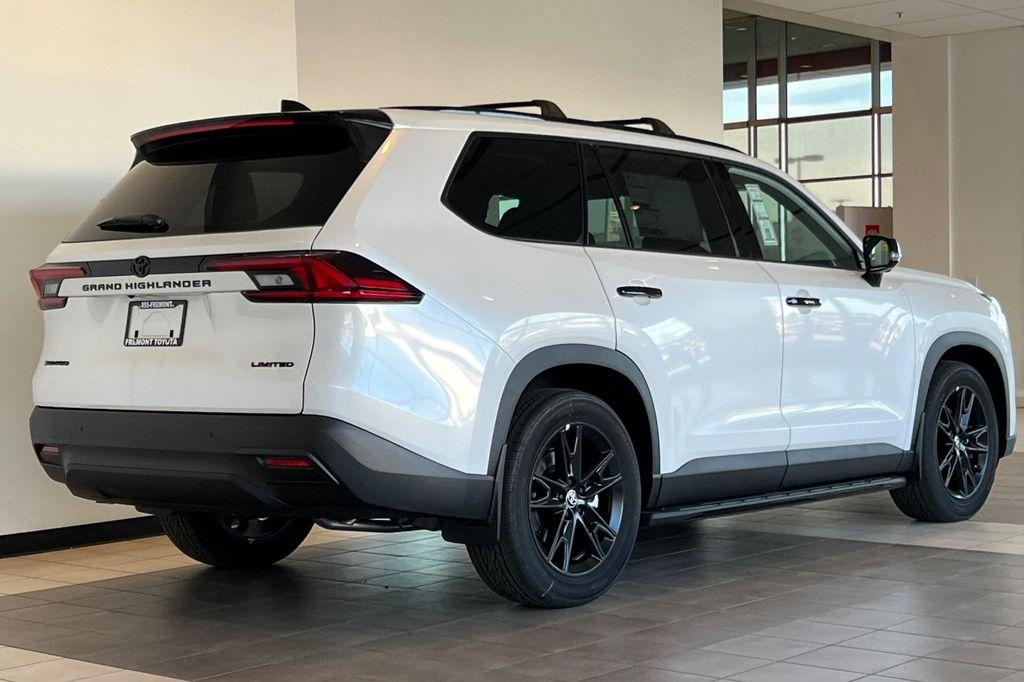 new 2026 Toyota Highlander Hybrid car, priced at $65,867