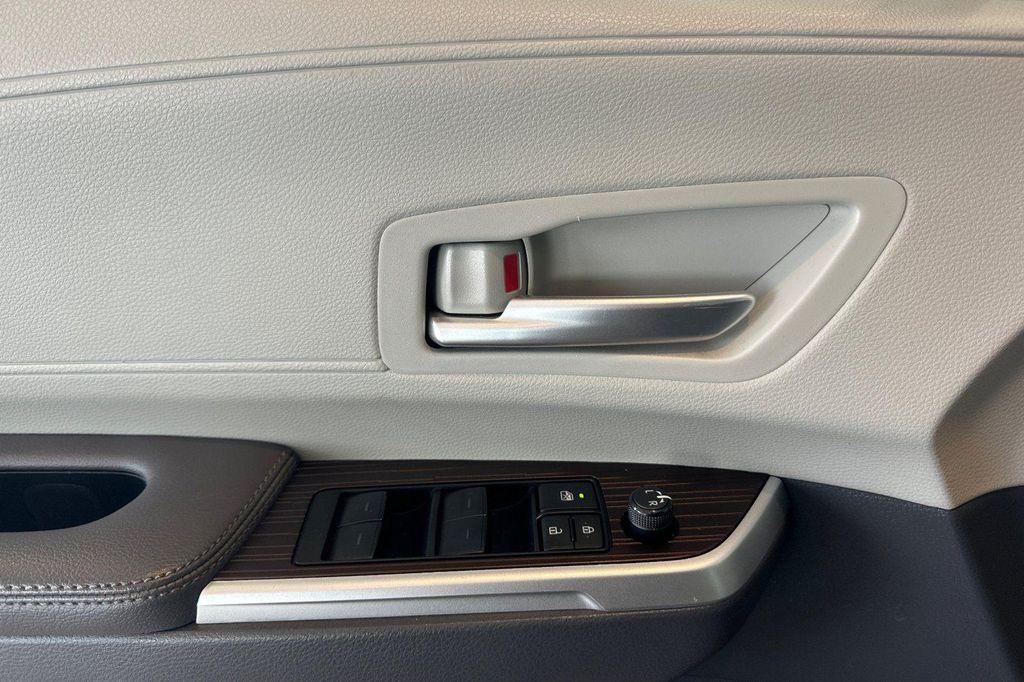 used 2024 Toyota Sienna car, priced at $39,971