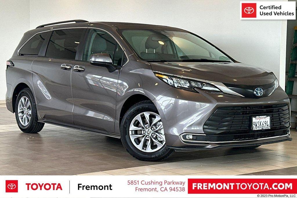 used 2024 Toyota Sienna car, priced at $39,971