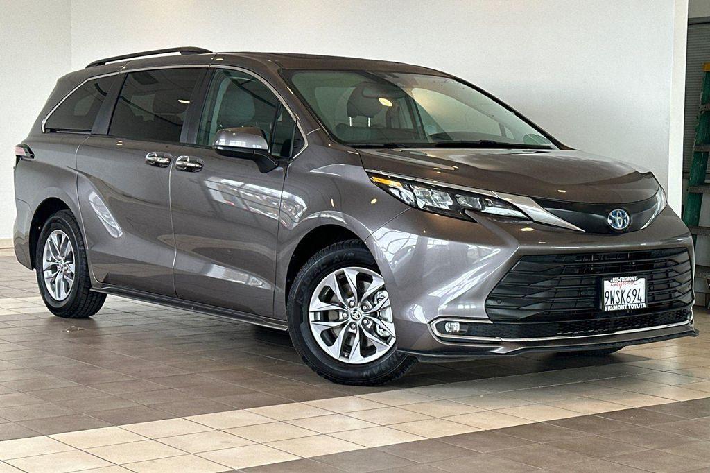 used 2024 Toyota Sienna car, priced at $39,971