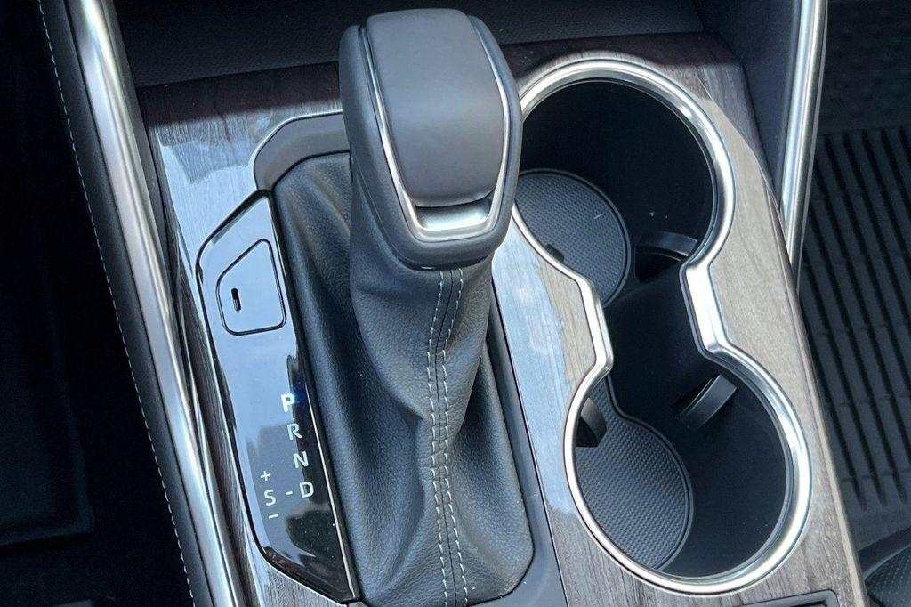 new 2026 Toyota Highlander Hybrid car, priced at $67,236