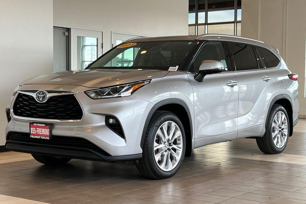 used 2023 Toyota Highlander Hybrid car, priced at $40,963