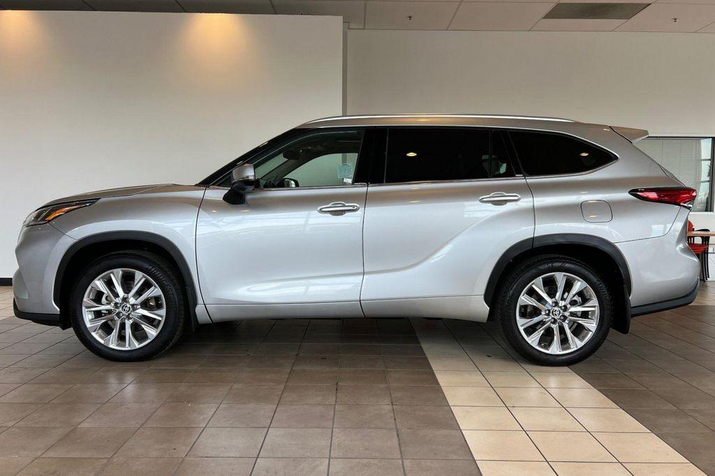 used 2023 Toyota Highlander Hybrid car, priced at $40,963